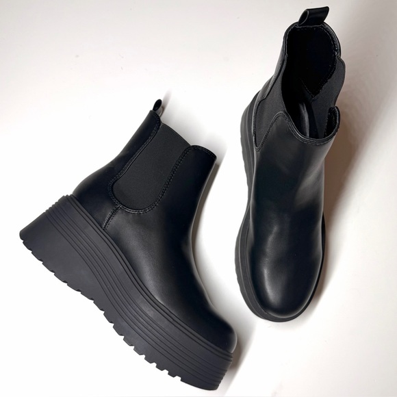 Nine West George Women's Platform Chelsea Black Boots Size- 8 M - Picture 7 of 9